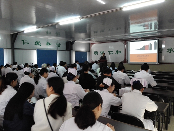 把專家請進(jìn)來，我院著力打造學(xué)習(xí)型醫(yī)院