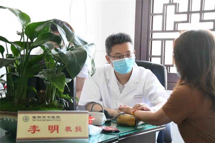 學(xué)黨史辦實事 大醫(yī)義診送健康--“一帶一路”創(chuàng)新驅(qū)動助力工程走進(jìn)信陽市中醫(yī)院